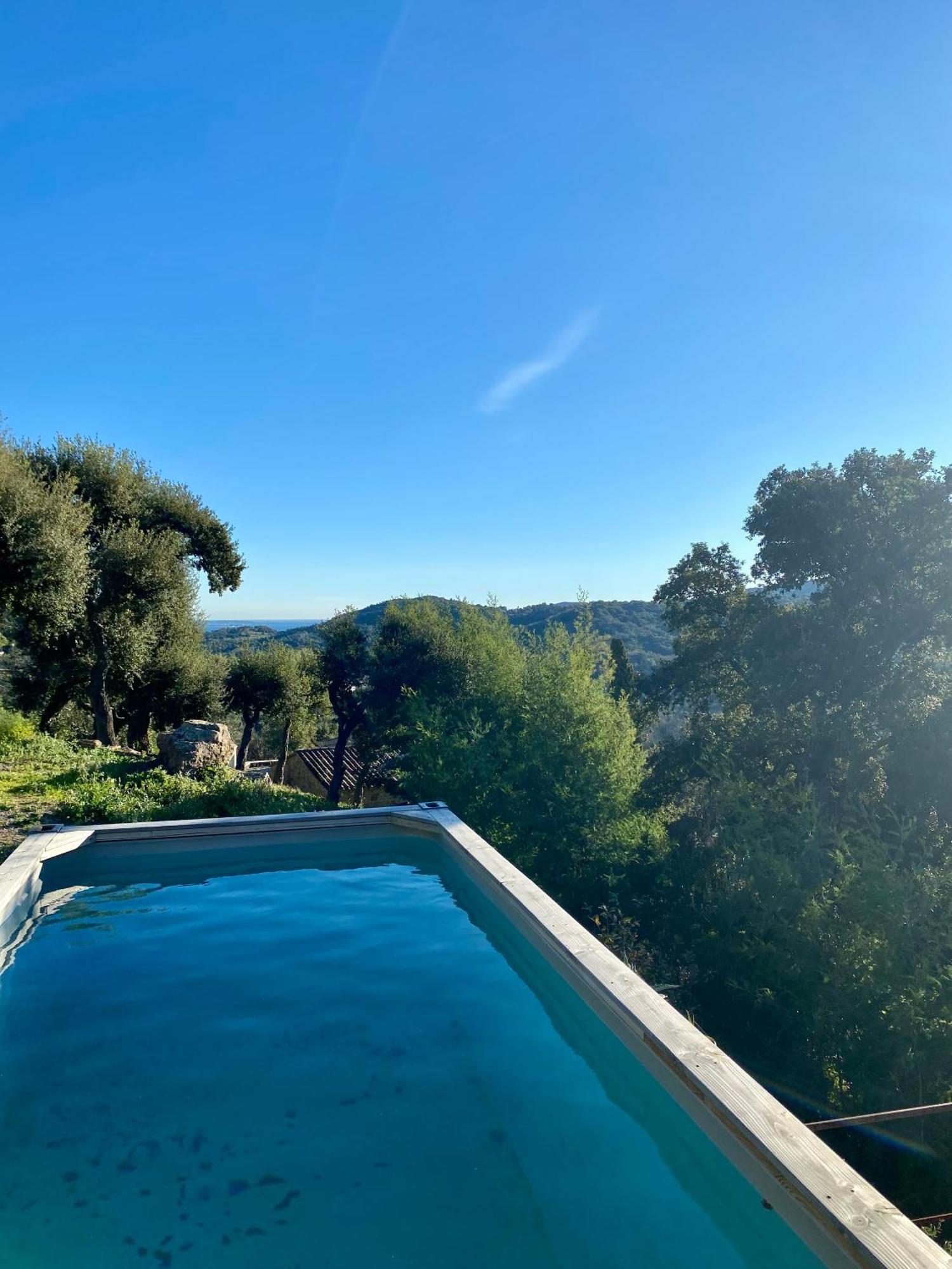 Hotel Sawubona Les Adrets-de-l'Estérel Esterno foto