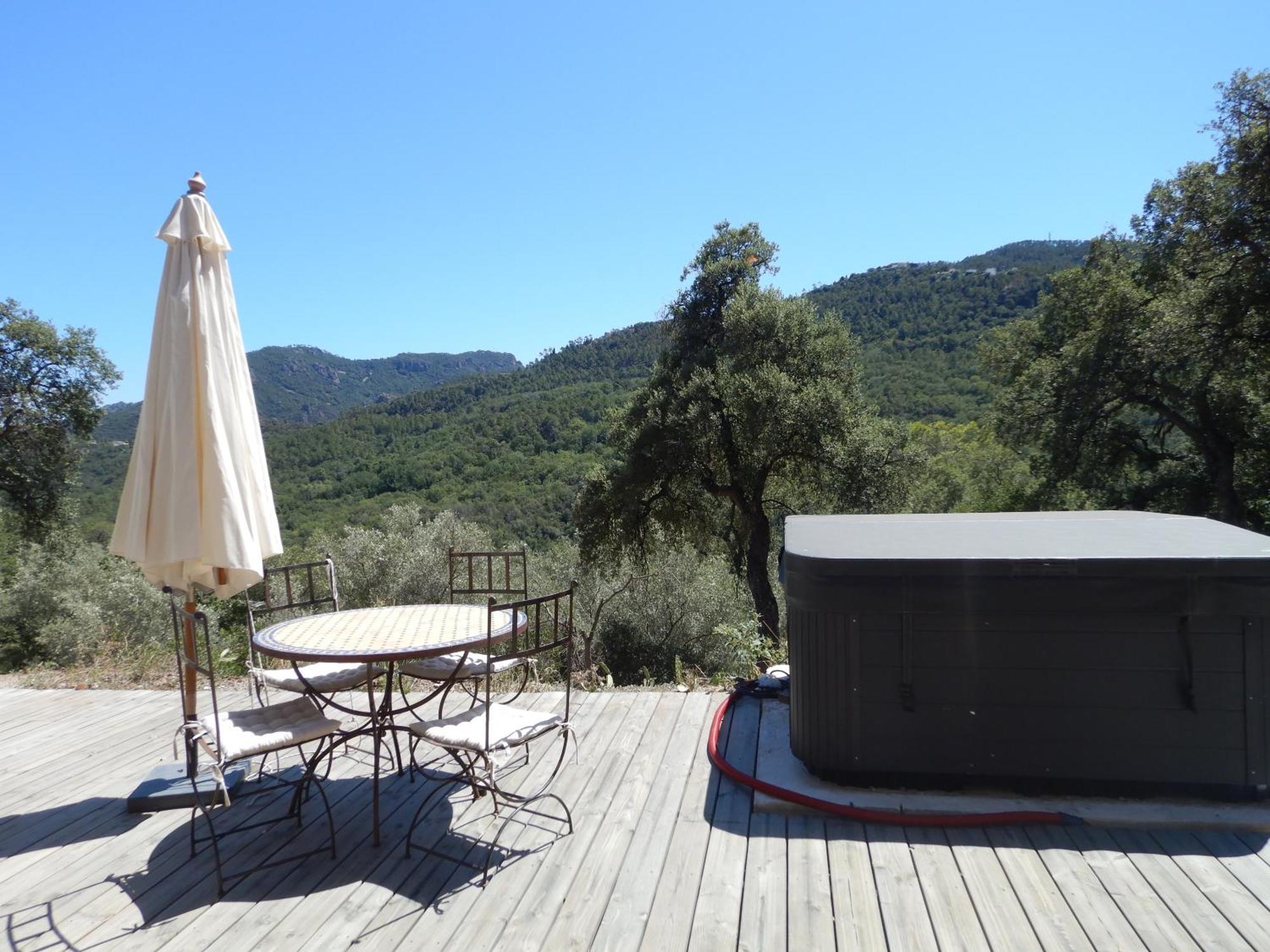 Hotel Sawubona Les Adrets-de-l'Estérel Esterno foto